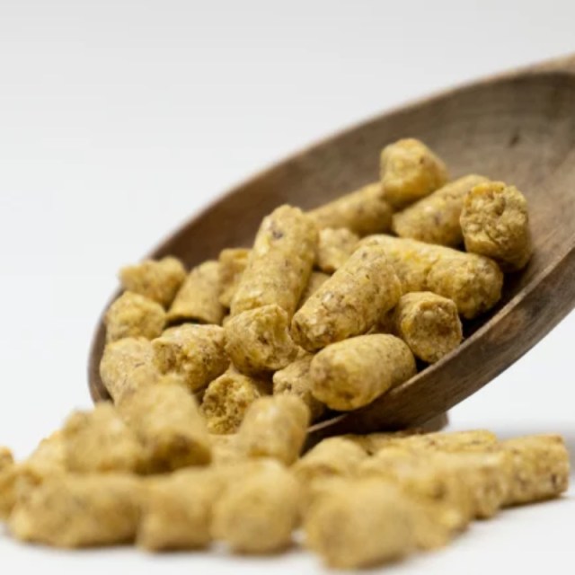 1079001-1-017621000-1739962091_medium