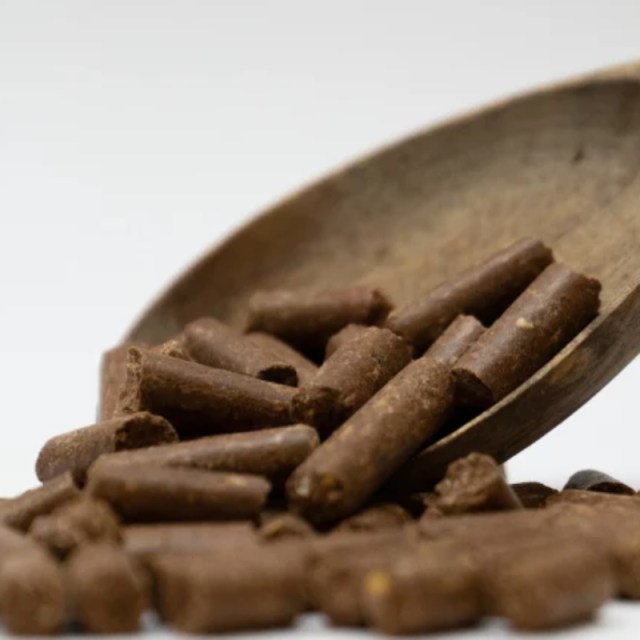 1079006-1-027895700-1739962097_medium